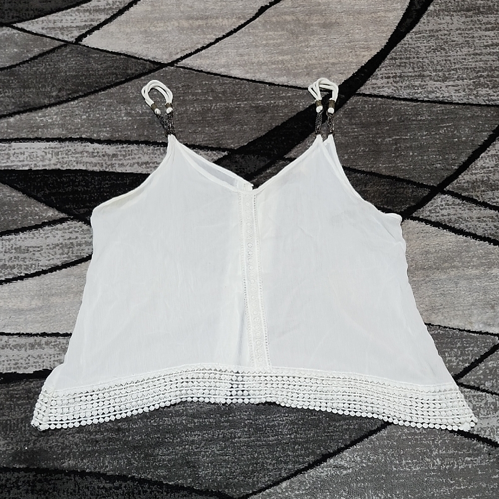 GIMMICKS BY BKE WHITE V-NECK CROCHET CHAIN ACCENTS FULL-ZIP BACK RELAXEDTANK-TOP